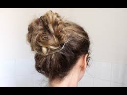 Vous rêvez d'un beau chignon romantique et flou mais vous avez peur d'avoir les cheveux trop courts ? Le Chignon Fou Super Facile Marion Blush Youtube