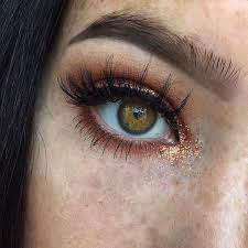 10 Ways To Add Glitter Into Your Makeup Society19 Uk Glitter Eyeshadow Eyeshadow Looks Beauty Makeup