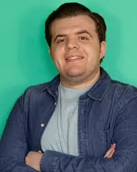 I got my first ever professional headshots taken! I've been wanting to do  this for a while now. Thank you to @edd.arteaga @edartdesigns for the  amazing headshots. Which ones are your favorite?