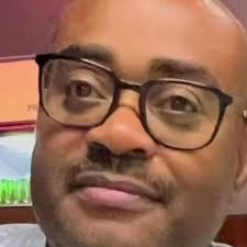 We are observing our family Christmas today at my sister Ellen's home. A  Christmas Eve tradition comprises oranges and anchovies along with the  seven fish dishes. I refined it slightly and wrapped