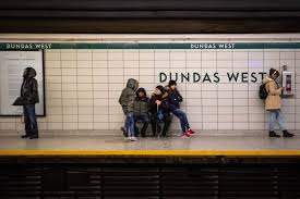 Dundas have got me through all sorts of environments and the white linen shirt has become something of a trademark. Tvbbbrmwcw0xdm