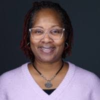 Leslie Long's Instagram, Twitter & Facebook