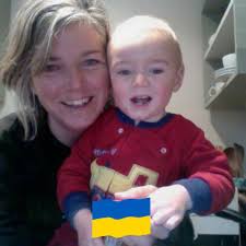 Where is the best place in Oban to get Christmas & Birthday Cards? Who has  the best selection? Is there a dedicated Card Shop in the town? Thanks! 🤩