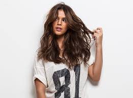 Bruna marquezine's first tattoo was a heart on her left ring finger knuckle, where a wedding ring would be worn. Hd Wallpaper Bruna Marquezine Celebrities Girls Model Hd Long Hair Wallpaper Flare