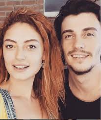 Öğrenci evi (eren, tv dizisi 2021) kimse bilmez (tv dizisi 2019) aynur aydın: Bertan Asllani Poses With His Girlfriend The Love Story That Started From A Serial