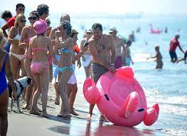 Nessun militante lo aspetta sulla spiaggia di sabaudia. Italy S Most Powerful Populist Rules From The Beach The New York Times