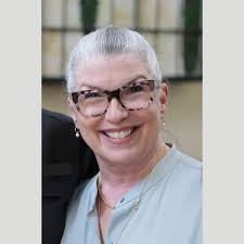 Kim Slaton's Instagram, Twitter & Facebook