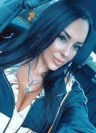 Michelle Grubaugh's Instagram, Twitter & Facebook