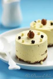 Entremets Caramel Chocolat Blanc Et Praline Croustillant De Mercotte Un Dejeuner De Soleil Chocolat Blanc Gateau Caramel Chocolat