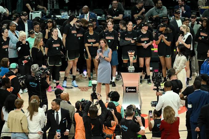 WNBA Commissioner Cathy Engelbert booed at Commmissioner's Cup final -  Yahoo Sports