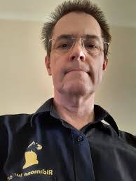 Bob Eames's Instagram, Twitter & Facebook