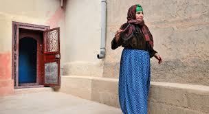 You're going to learn the egyptian and eastern dialect, the most common accents in the arab world. Standard Arabic Or Local Dialect Which Should You Learn First Fluent In 3 Months Language Hacking And Travel Tips