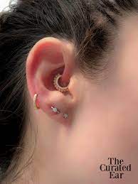 Dait Piercing With Diamond Opal Apsara Clicker By Maria Tash In The Helix Single Diamond Opal Spike By Maria Tash Septum Piercing Oorpiercings Daith Piercing