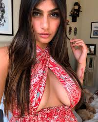 Pornostjernen Mia Khalifa: - Drake sendte meg baris-selfie på Instagram :(  - 730.no