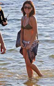 Oh, you don't wanna know what i have to do for twenties. Olivia Munn In Bikini On The Magic Mike Set Hawtcelebs