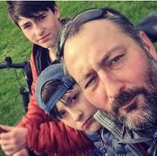 How to keep the floor from closing the expansion gap under the brick during  installation?