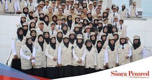 Selain fandi setiyanto, dialog ini juga menghadirkan anggota ggd flores timur lainnya, slamet wahyanto, helga kusuma poetry, dan putri wulan. Wabup Serahkan Sk Cpns Guru Garis Depan Suarapemredkalbar Com