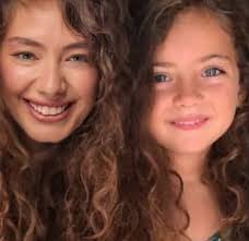 نسليهان يلدان بولوك تطلقت بعد 11 عاما زواج بجلسة واحدة. Ù†Ø³Ù„ÙŠÙ‡Ø§Ù† Ø£ØªØ§ØºÙˆÙ„ ØªØªØ´Ø§Ø¬Ø± Ù…Ø¹ Ø²ÙˆØ¬Ù‡Ø§ Ø¨Ø³Ø¨Ø¨ Ø§Ø¨Ù†Ø© Ø§Ù„Ø³ÙÙŠØ± Ù†ÙˆØ§Ø¹Ù…