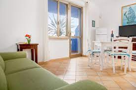 Bonifacio port and porto santa teresa are worth checking out if an activity is on the agenda, while those wishing to experience the area's natural beauty can explore porto pollo beach and santa reparata. Appartamenti Lungoni Santa Teresa Gallura Aktualisierte Preise Fur 2021