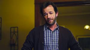La fille de luke perry, sophie perry, est la première à sortir du silence dans la famille de l'acteur. Mort De Luke Perry Decouvrez L Hommage Saisissant De Sa Fille Sophie