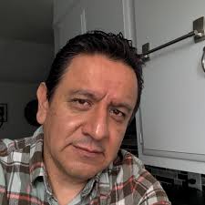 Se está perdiendo ese espíritu navideño…. Me gustaría mandarles una tarjeta  navideña, mándenme su dirección en Messenger y les haré llegar una !! No  importa si vivas en Dubai…🙏