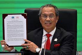 The opposition needs to prove that muhyiddin has lost the majority support, and most azmi said despite calls by umno for muhyiddin to step down, there was no need for the pagoh mp to resign. Malaysia Prime Minister Muhyiddin To Resign On Monday Report Se Asia The Jakarta Post