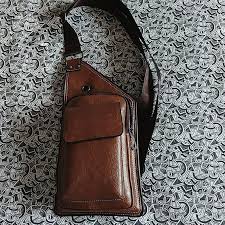 Pdf pattern for the leather satchel shown in the picture model: Kaan Dillon Leather Airpods Case Template