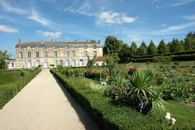 De realo schatting is de schatting van de marktprijs van een woning. File France Auvergne Rhone Alpes 63 Chateau Hauterive 06 Jpg Wikipedia