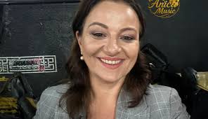 Sin naše pevačice rođen je bez sluha: "Posle operacije tražila sam spas u  hrani"