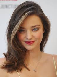Classic Holiday Hairstyles You Need To Try Miranda Kerr Hair Miranda Kerr Short Hair Hair Styles