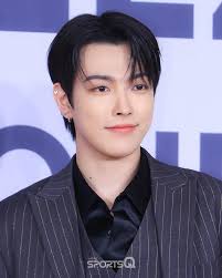 ATEEZ (에이티즈) & ATINY WORLDWIDE