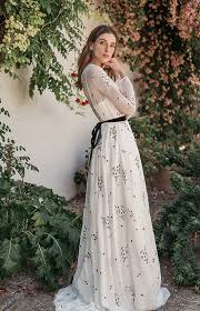 Ahora que los vestidos de novia 2020 se están preparando e hizo una marca notable en el mercado. Vestidos De Novia Cinturones La Tendencia Que Mas Estiliza Foto 1
