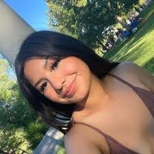 Amy Vargas's Instagram, Twitter & Facebook