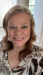 Stephanie Molnar's Instagram, Twitter & Facebook