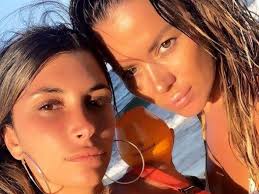 Karina jelinek news, gossip, photos of karina jelinek, biography, karina jelinek boyfriend list karina jelinek is a 40 year old argentinean model. Quien Es Florencia La Supuesta Novia De Karina Jelinek Mdz Online