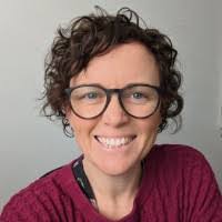 Shannon Nott's Instagram, Twitter & Facebook