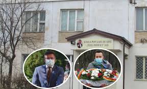 See more of scoala populara de arte iasi on facebook. Exploziv È™coala De Arte Din IaÈ™i Paravan Pentru Afacerile Penale Ale Lui Mos Craciun Vlad Baba 7est Ro Stiri Iasi Stiri Locale Nationale Si Internationale Deschidere