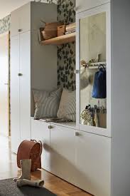 Wie wäre es mit einem klassischen läufer, der aber in knalligen farben ein moderner hingucker in deinem flur wird? Pin Auf Nikischplatz