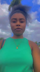 Laurie Colley's Instagram, Twitter & Facebook