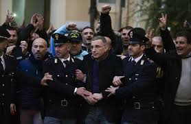 Pasquale zagaria, che era detenuto al 41bis in sardegna, ha ottenuto 5 mesi di arresti domiciliari. Michele Zagaria Mafia Boss Captured After Italian Police Bulldoze Into Secret Bunker Daily Mail Online