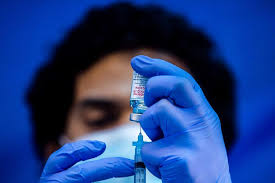 21 la vacuna ha de ser almacenada a muy baja temperatura, lo cual dificulta la logística de su distribución. Moderna Trabaja En Una Vacuna Que Inmuniza Contra El Covid 19 Sus Variantes Mas Contagiosas Y La Gripe Salud