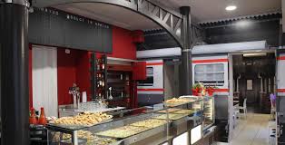 Seguendo i propri gusti personali e tenendo conto del tipo di locale che si ha in mente si possono studiare soluzioni differenti. Arredamento Per Pizzeria Panificio Pasticceria Ruggeri