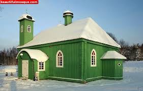 Technologię zastosowaną w meczecie, nazwaną systemem fog, opatentował. World Beautiful Mosques Pictures