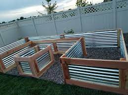 Gebrauchtes Rotholz Und Verzinktes Blech Misst 4 Ft B X 8 Ft X 16 Ft X 27 In Garten Terrasse Dekoration In 2021 Building A Raised Garden Diy Raised Garden Diy Garden Bed