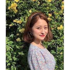 カチューシャ１つで簡単 おしゃれで可愛い髪型まとめ カチューシャ アレンジ ボブ 髪型 ミディアム パーマ 髪型