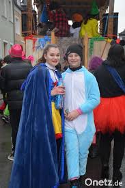 Micky maus kinder mensch ärgere dich nicht komplett rar top disney schmidt ©1990. Pfreimder Faschingszug Trotzt Regen Und Virus Onetz