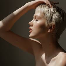 瑞士保養品牌ananné、全新MIT護膚LINLANG登場、香奈兒1號紅色山茶花活能亮眼萃…」7月保養新品part2