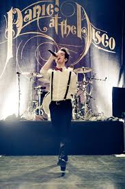 Brendon Urie Omg I Want To Draw This Picture Why Do I Have The Impression That He Is Singing Ready To Go Panic At The Disco Brendon Urie Disco