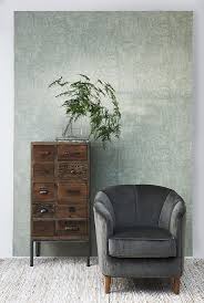 royale armchair the dark slate grey colour of the velvet of this comfortable rue royale armchair invites you to behang woonkamer behang ideeen groen behang