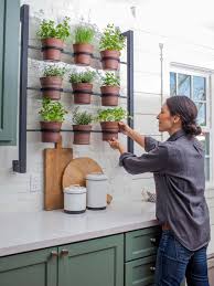 kitchen wall decor ideas: to give an